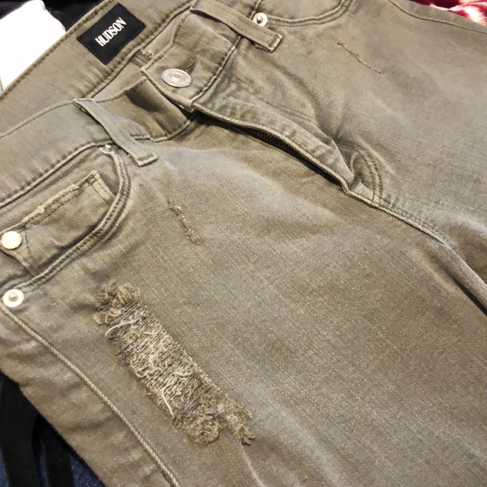 Lightly worn Hudson jeans😍 such cute color